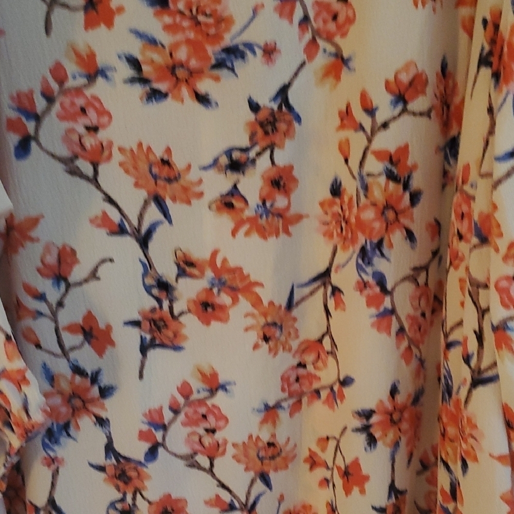 Love J Floral Dress with Lace Detail And Peek A Boo Sholders - Picture 6 of 11
